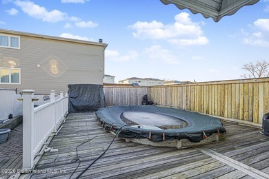 Beautiful extra-large single-family semi that offers the space - photo 26
