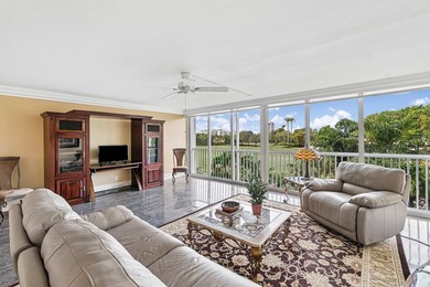 Exceptional Condo with Breathtaking Golf Course Views in Prime - photo 4