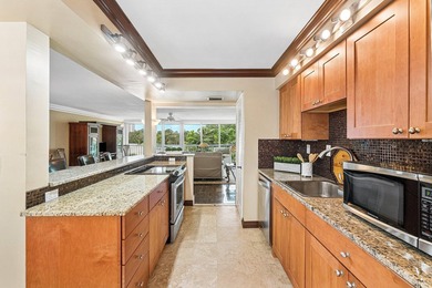 Exceptional Condo with Breathtaking Golf Course Views in Prime - photo 10
