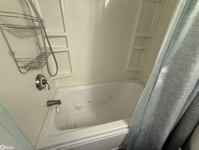 Nicely updated 1 bedroom + loft with LAKE ACCESS! Remodeled - photo 6