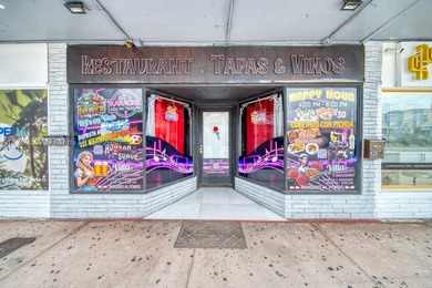 Consisting of about 1,500 Sq Ft, the space features A Full Bar - photo 17