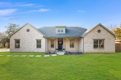 Lake Ray Roberts Home For Sale in Tioga Texas