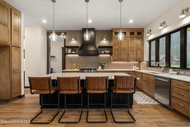 Welcome to 11 Alpenrose Ln, nestled among the green fairways of - photo 15