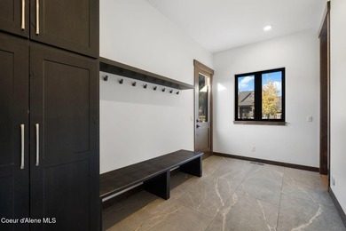 Welcome to 11 Alpenrose Ln, nestled among the green fairways of - photo 16