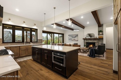 Welcome to 11 Alpenrose Ln, nestled among the green fairways of - photo 19