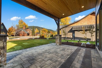 Welcome to 11 Alpenrose Ln, nestled among the green fairways of - photo 20