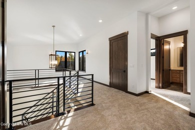 Welcome to 11 Alpenrose Ln, nestled among the green fairways of - photo 26