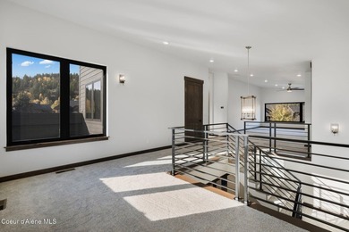 Welcome to 11 Alpenrose Ln, nestled among the green fairways of - photo 28