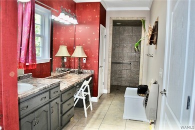 Immaculate custom-built, single level, handicap accessible home - photo 28