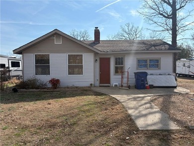 Bull Shoals Lake Home For Sale in Bull Shoals Arkansas