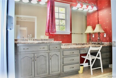 Immaculate custom-built, single level, handicap accessible home - photo 31