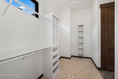 Welcome to 11 Alpenrose Ln, nestled among the green fairways of - photo 33