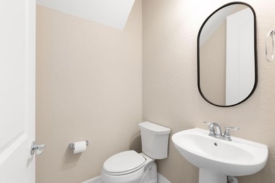 Discover this stunning 3BR/2.5BA pool home in the sought-after - photo 33