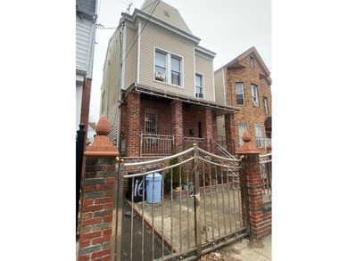 Beautiful detach two family house with finished basement with - photo 2