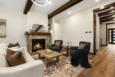 Welcome to 11 Alpenrose Ln, nestled among the green fairways of - photo 43