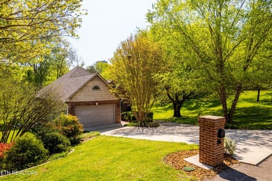 Welcome to an exceptional offering in the highly sought-after - photo 2