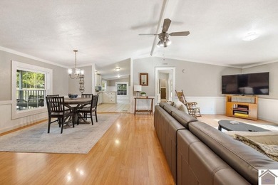 Discover lake living in this charming 3 bedroom, 2 bathroom home - photo 8