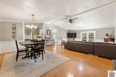 Discover lake living in this charming 3 bedroom, 2 bathroom home - photo 10