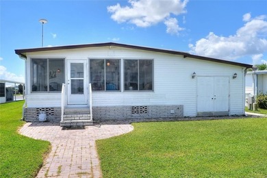 RARE OPPORTUNITY! TRUE LAKEFRONT with DOCK.  Ideal Central - photo 3