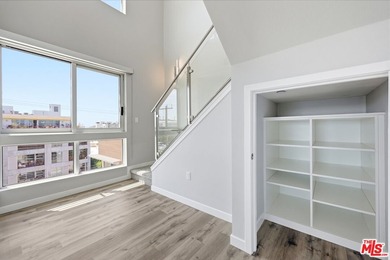 Penthouse Living Elevated. Discover a rare 1,930 sq. ft - photo 14
