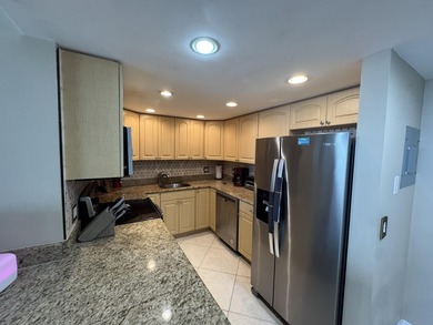 Welcome to this well-appointed 2/2 unit located in the Gemini in - photo 9