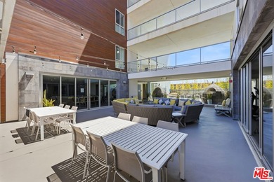 Penthouse Living Elevated. Discover a rare 1,930 sq. ft - photo 31