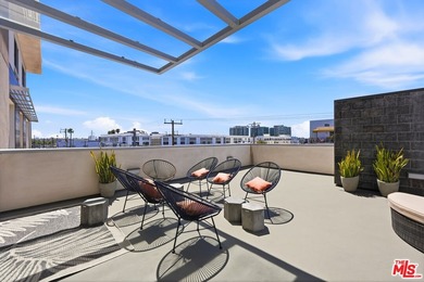 Penthouse Living Elevated. Discover a rare 1,930 sq. ft - photo 32