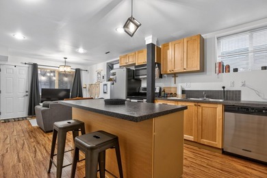 Fabulous 3400 sq ft home in Clayton Heights! Kitchen boasts - photo 33