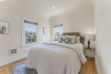 A 1909 Victorian fourplex in the heart of downtown Oakland - photo 5