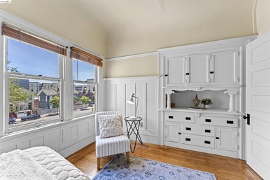 A 1909 Victorian fourplex in the heart of downtown Oakland - photo 7