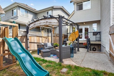 Fabulous 3400 sq ft home in Clayton Heights! Kitchen boasts - photo 37