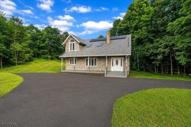 Welcome to this charming and well-maintained home offering 3 - photo 3