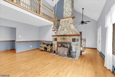 Welcome to this charming and well-maintained home offering 3 - photo 7