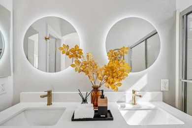 Gorgeous Remodeled Townhome - The Large Model at Parc Metro - - photo 24