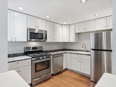 Move in ready 2 bedroom, 2 bath condo in desirable Edina - photo 7