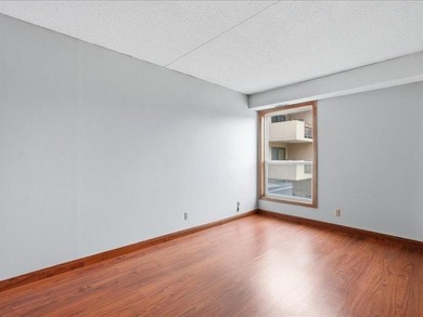Move in ready 2 bedroom, 2 bath condo in desirable Edina - photo 8