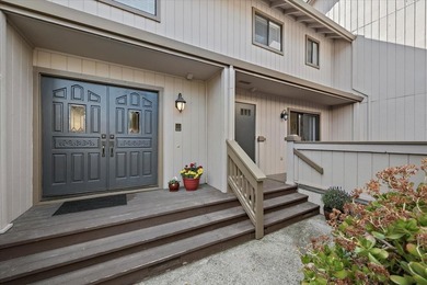This beautiful townhome in The Villas of Almaden, is in one of - photo 4
