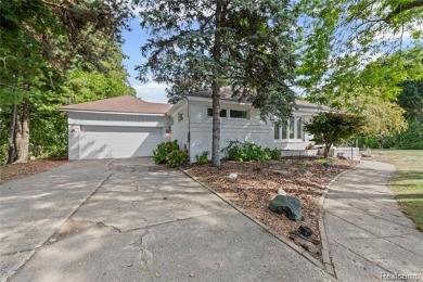 Lake Home For Sale in West Bloomfield, Michigan