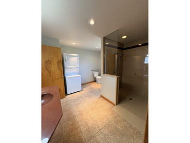 This well-maintained Mid-Century Modern home is ready for its - photo 14