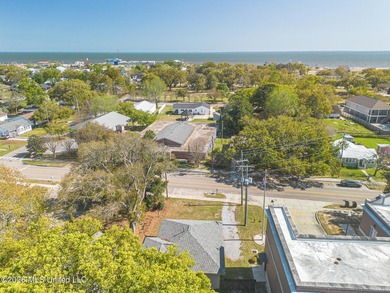 Welcome to this beautifully updated 2-bedroom, 2-bath home - photo 18