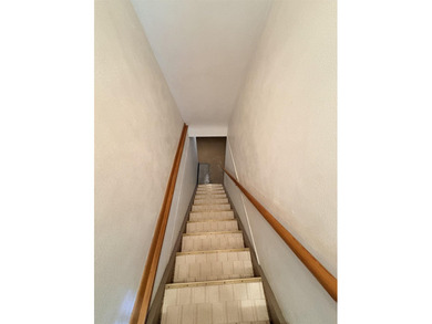 This well-maintained Mid-Century Modern home is ready for its - photo 29