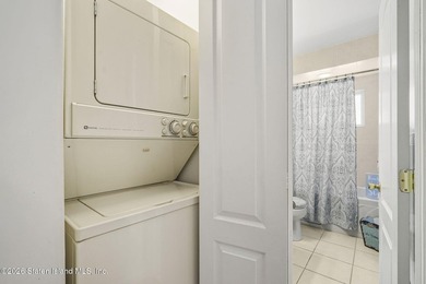 Welcome to this stunning and meticulously maintained 6-over-6 - photo 14