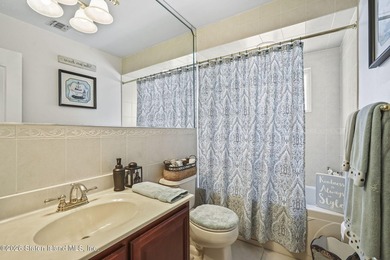Welcome to this stunning and meticulously maintained 6-over-6 - photo 15