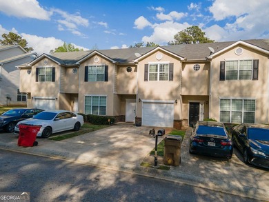 Lake Townhome/Townhouse For Sale in Jonesboro, Georgia