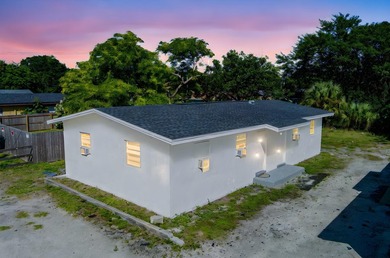 Fantastic income-producing duplex in the rapidly growing area of - photo 1