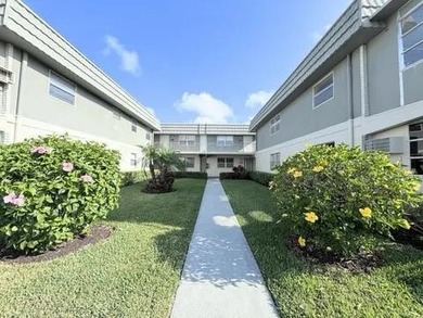 Bright & inviting two-bedroom, two-bath condo in the heart of - photo 1