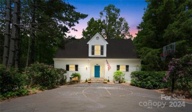 Lake Home For Sale in Burnsville, North Carolina
