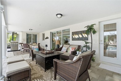 Instantly feel at home in this timelessly designed - photo 25