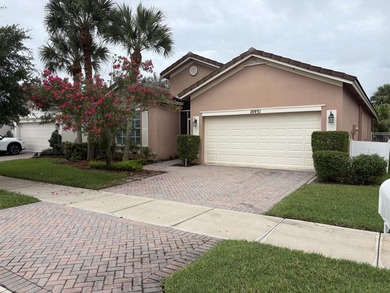 1868 sq.ft CBS Lake Front Home with great Water Views. 3-beds - photo 3