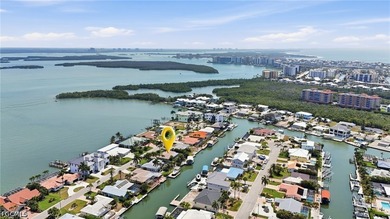 Instantly feel at home in this timelessly designed - photo 36